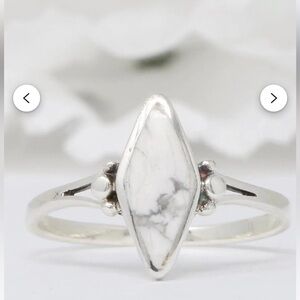 Elegant White Buffalo Ring. Size 7 1/4